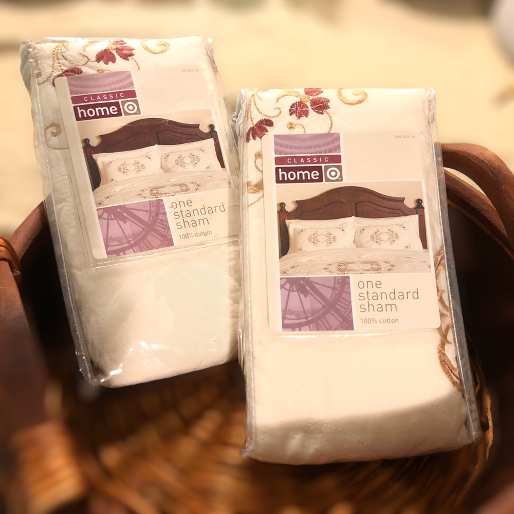 CLASSIC HOME Standard Sham pair | 20 in x 26 in